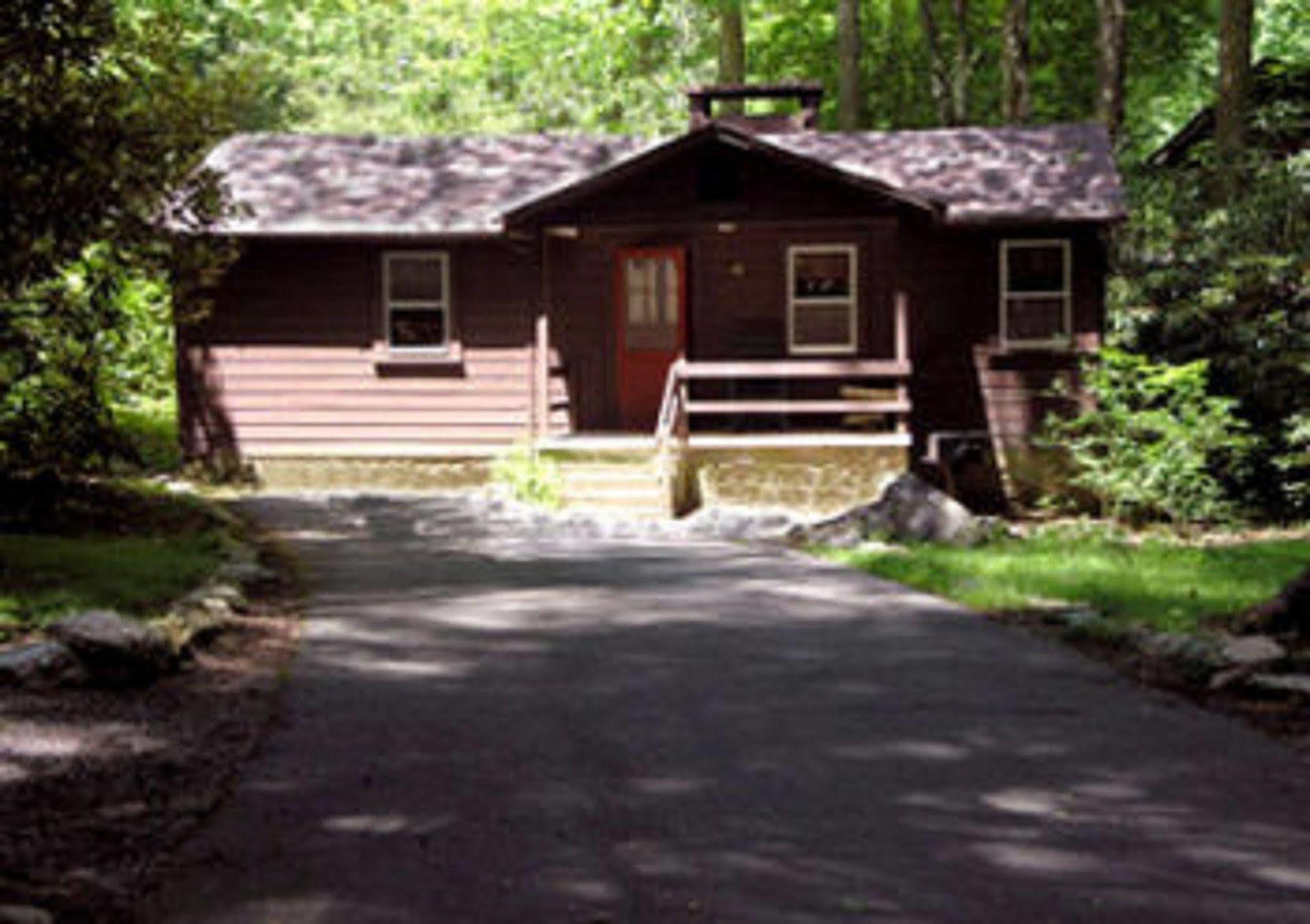 Cabins At Twinbrook Resort Maggie Valley Bagian luar foto