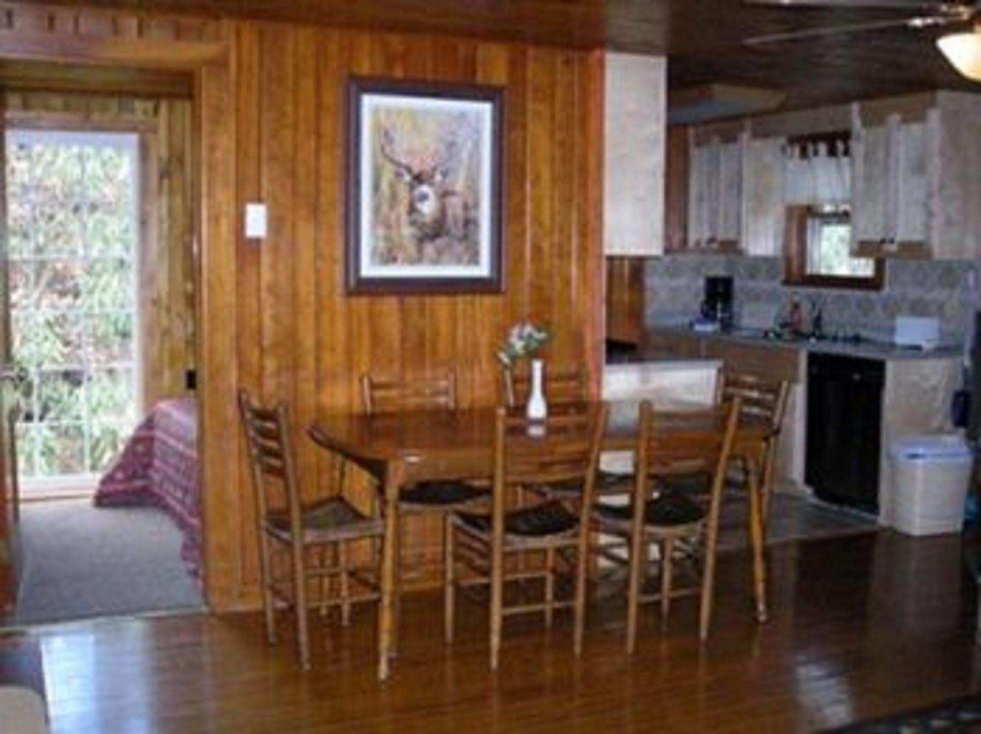 Cabins At Twinbrook Resort Maggie Valley Bagian luar foto