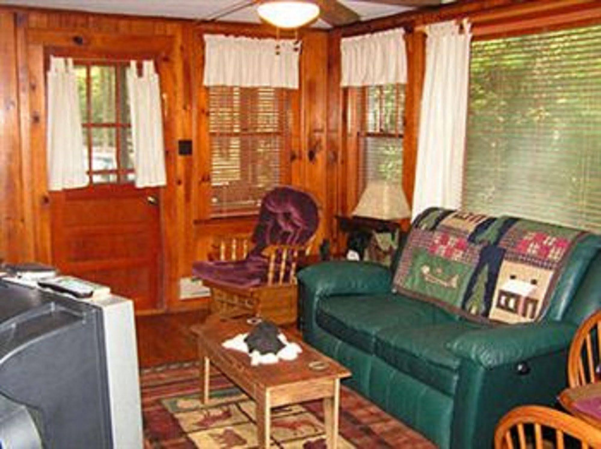 Cabins At Twinbrook Resort Maggie Valley Ruang foto