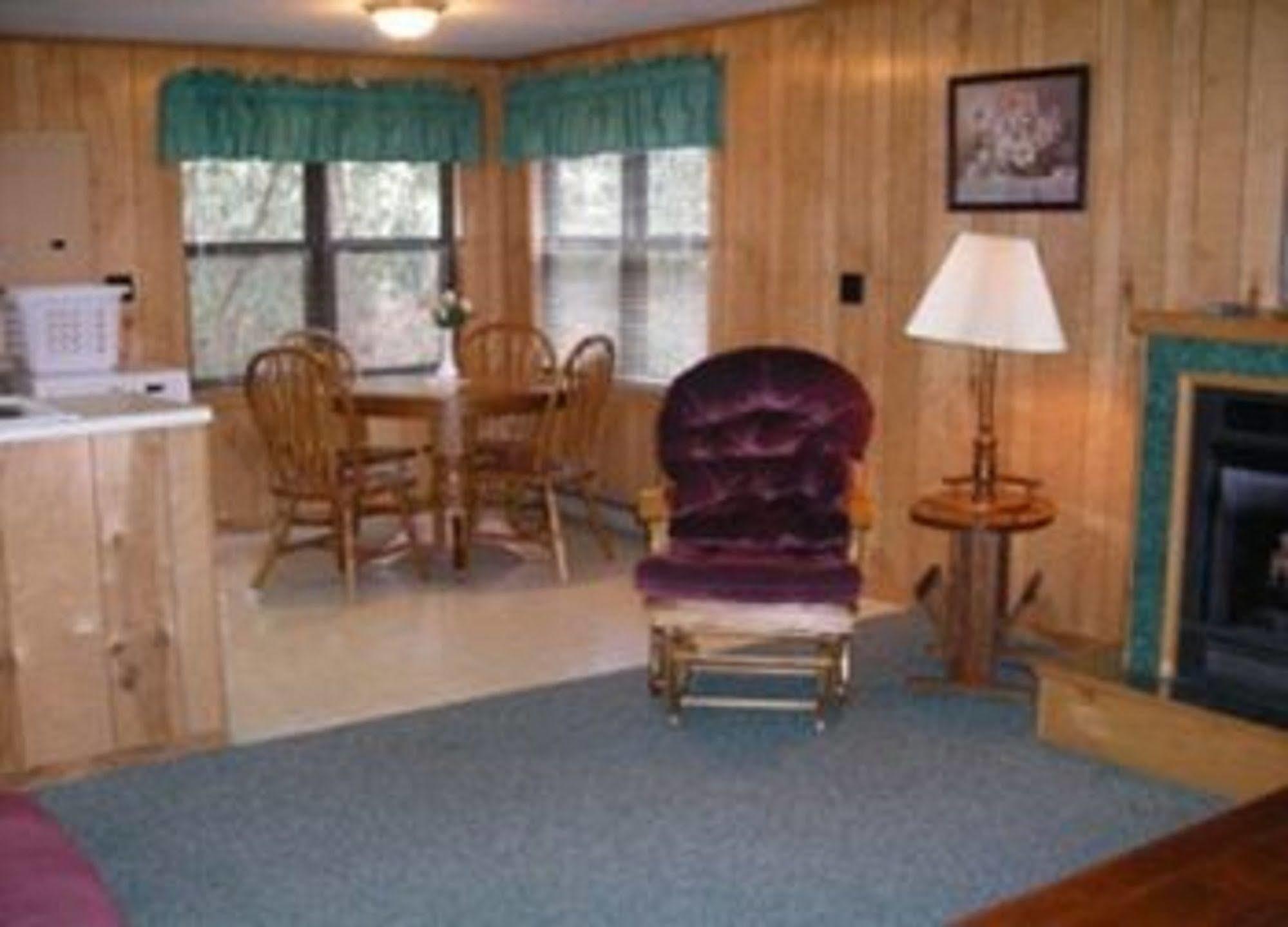 Cabins At Twinbrook Resort Maggie Valley Bagian luar foto