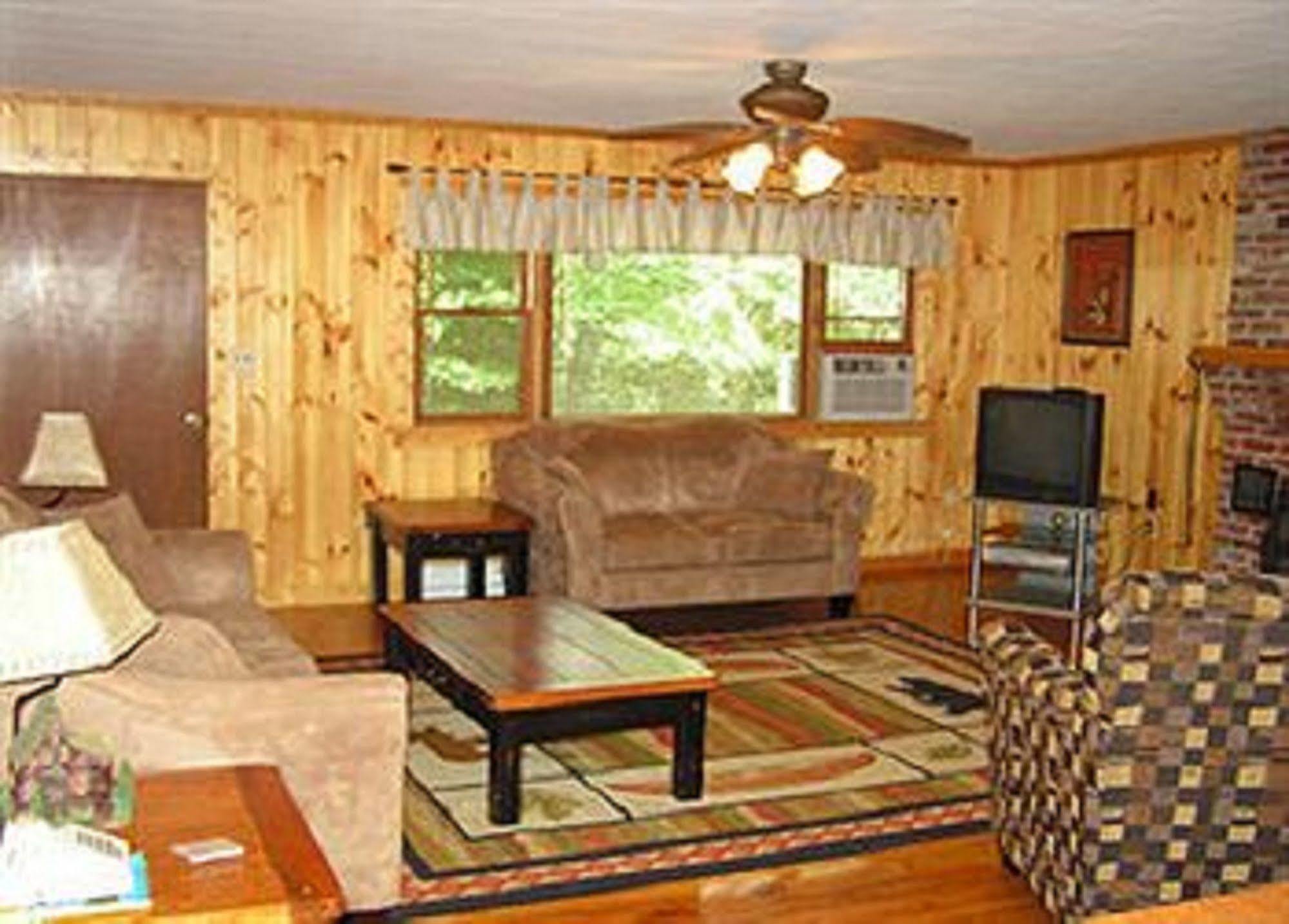 Cabins At Twinbrook Resort Maggie Valley Bagian luar foto