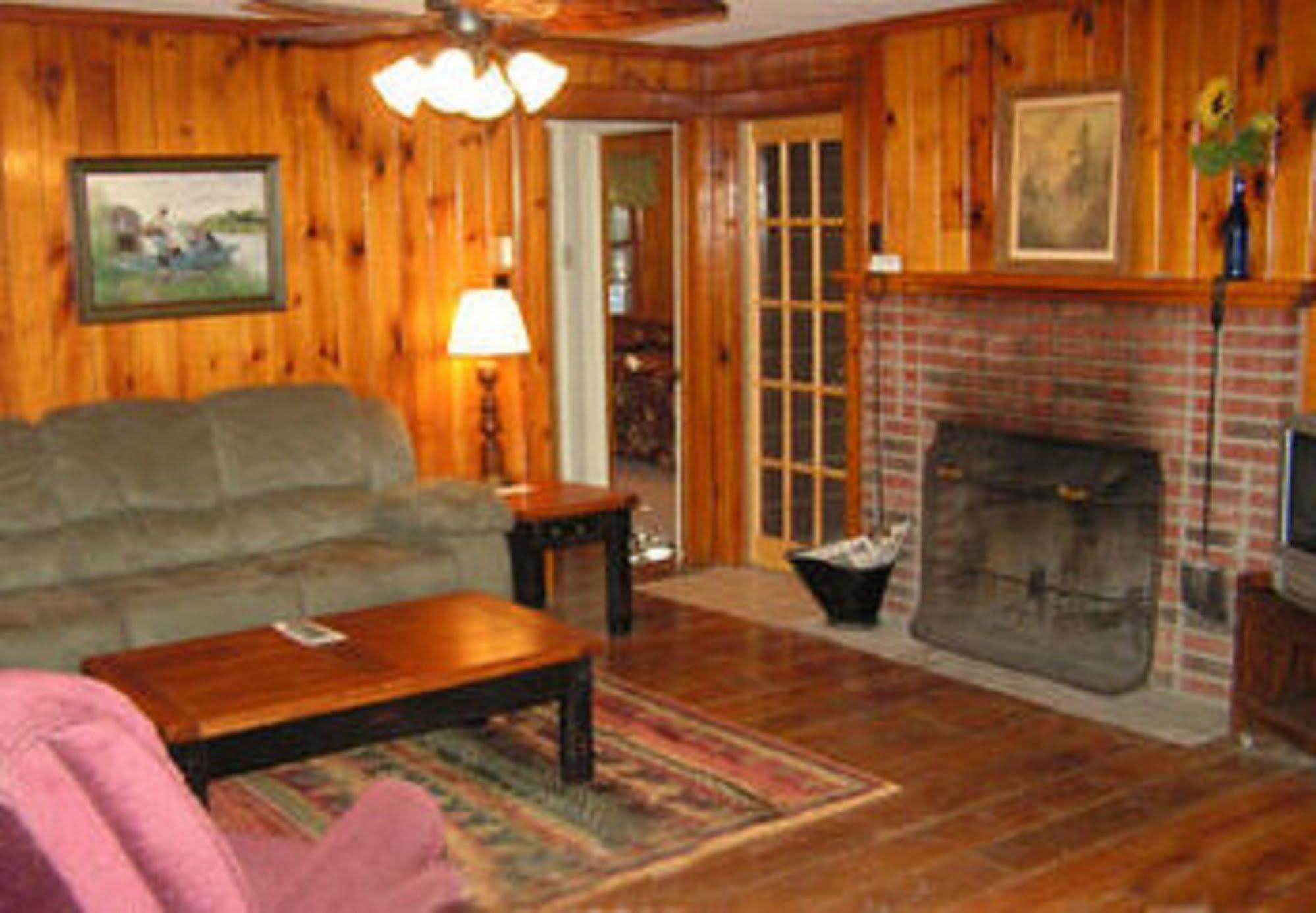 Cabins At Twinbrook Resort Maggie Valley Bagian luar foto