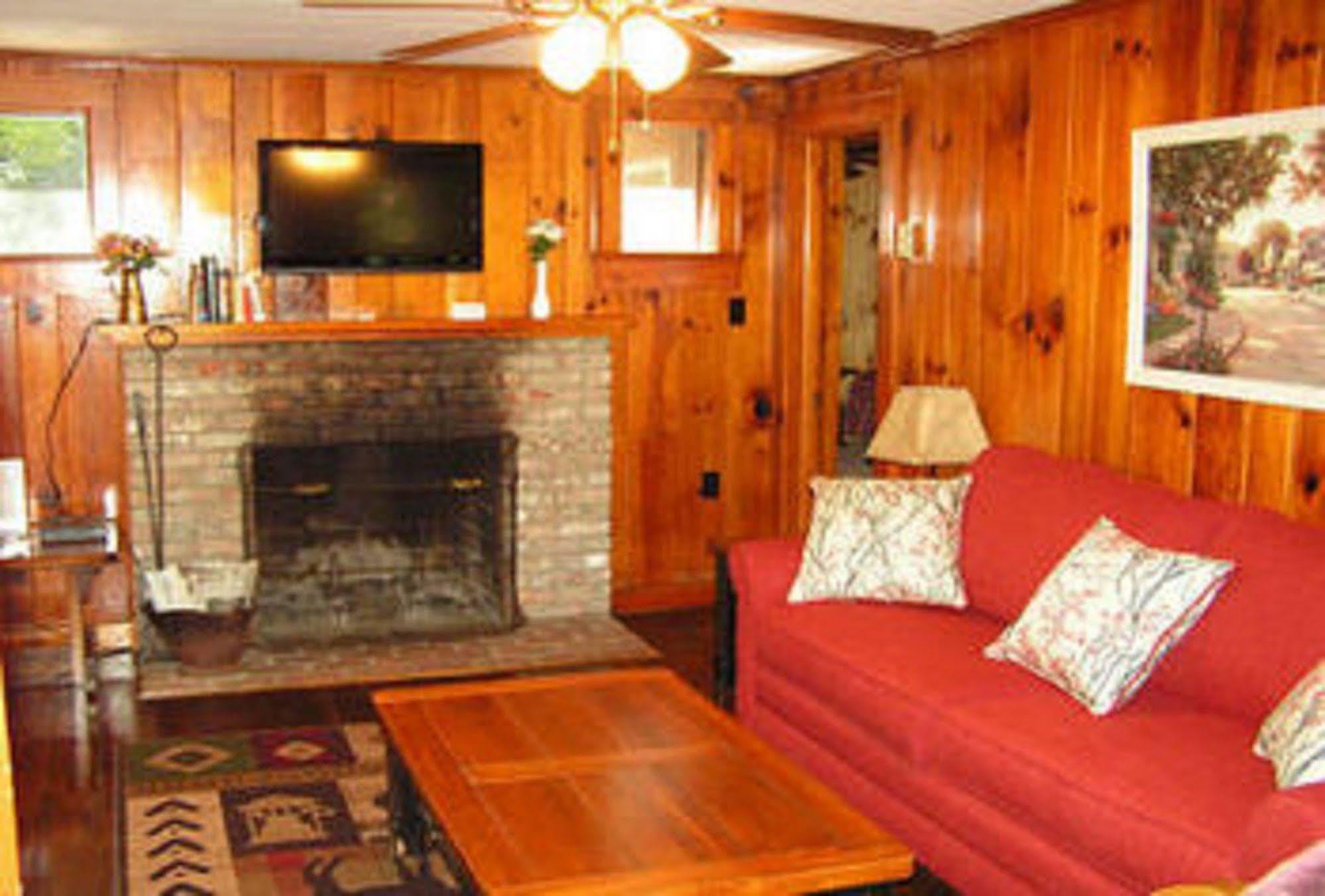 Cabins At Twinbrook Resort Maggie Valley Bagian luar foto